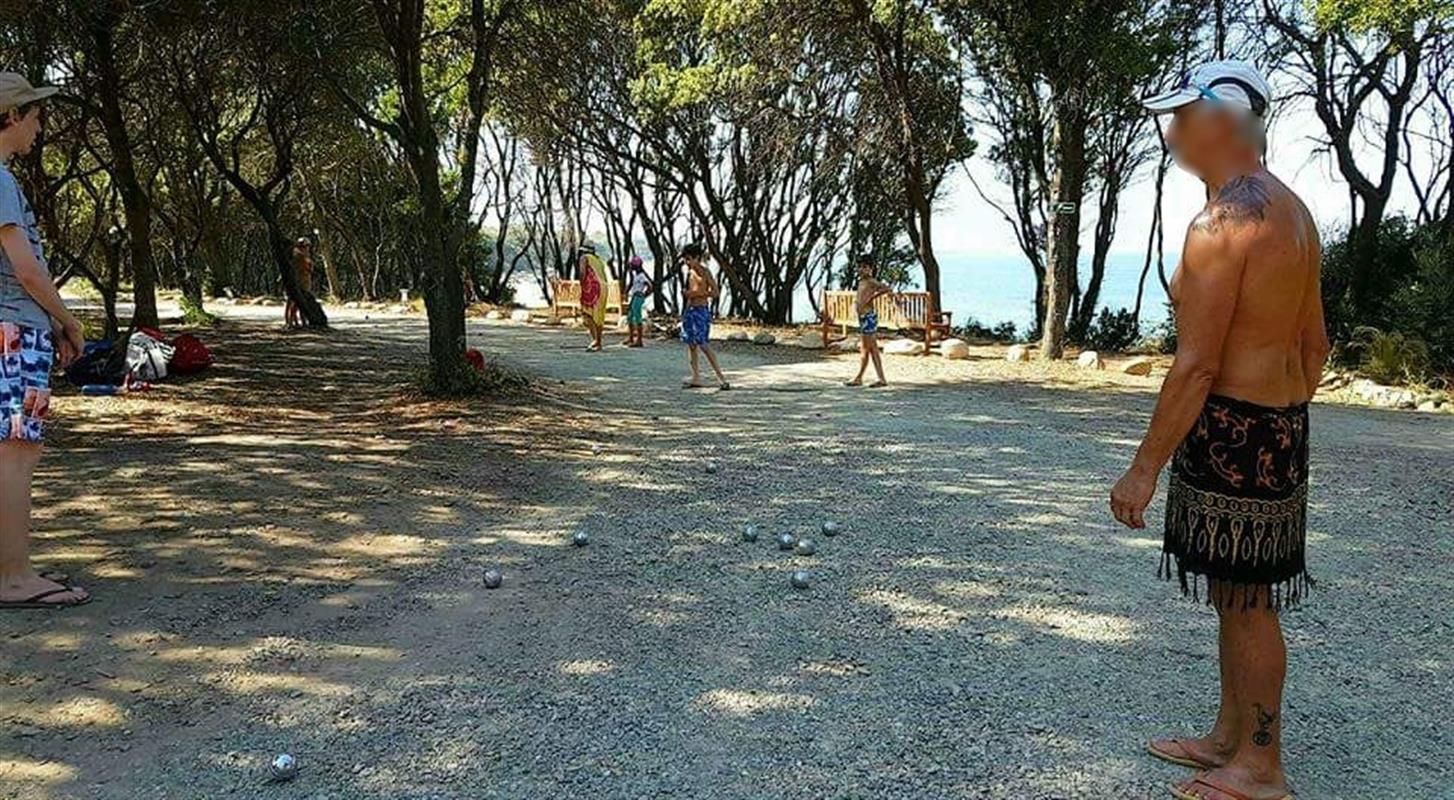 Fkk Campingplatz Korsika Mit Freizeitgeräten Sportliche Aktivitäten