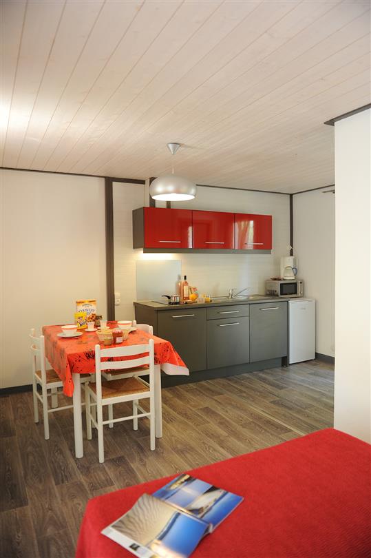 4-Sterne-FKK-Ferienvermietung in Bravone: Campingplatz, Mini-Villen, Villen, Chalets, Lodges, Mobilheime - Domaine de Bagheera Corsica