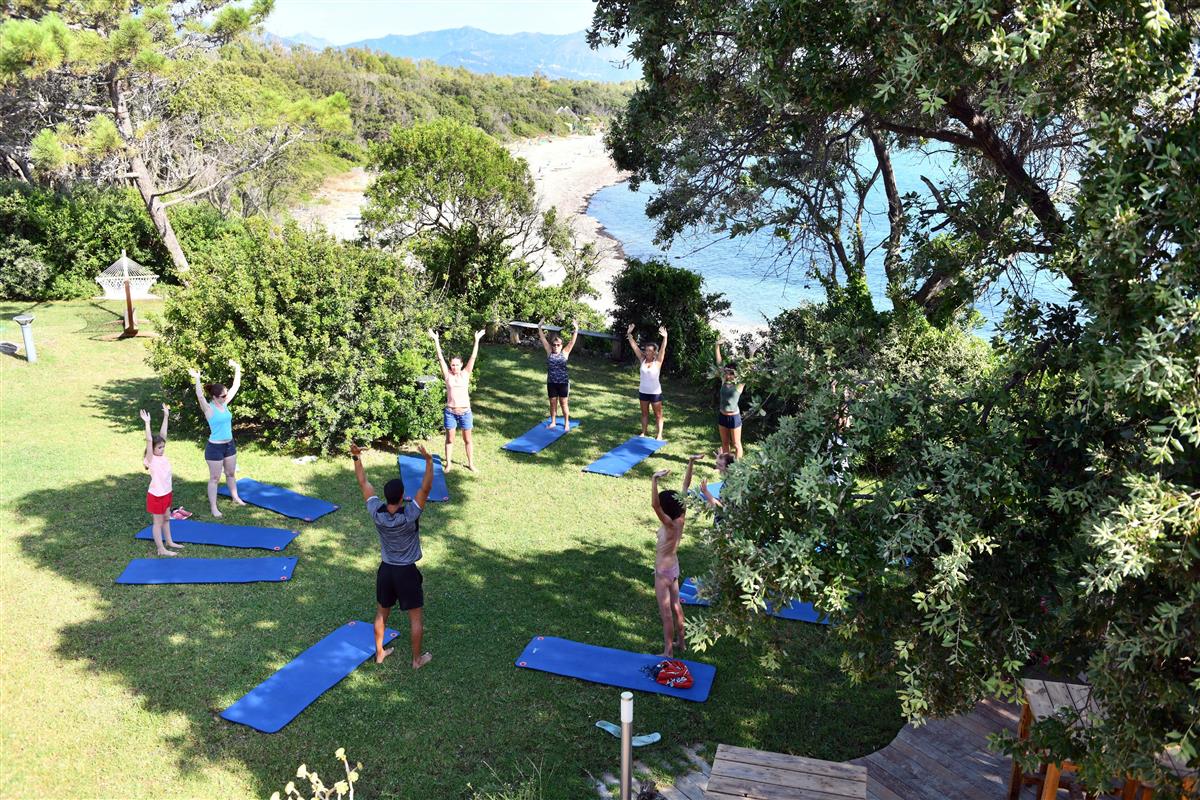 Fkk Campingplatz Korsika Mit Sportlichen Aktivitäten Für Erwachsene Und