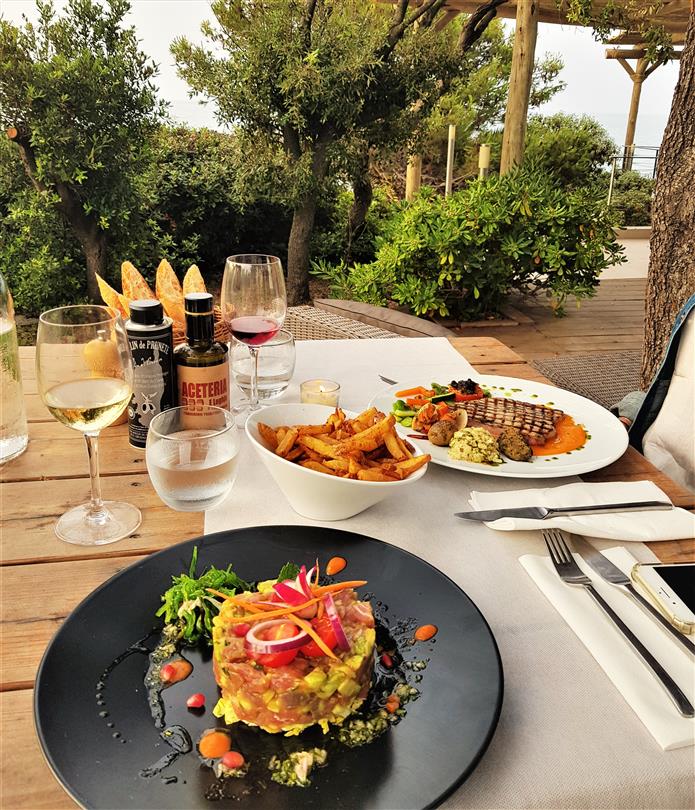 Restaurant met Corsicaanse specialiteiten, lokale producten, biologisch vlees, vis, zelfgemaakte desserts - Domaine de Bagheera