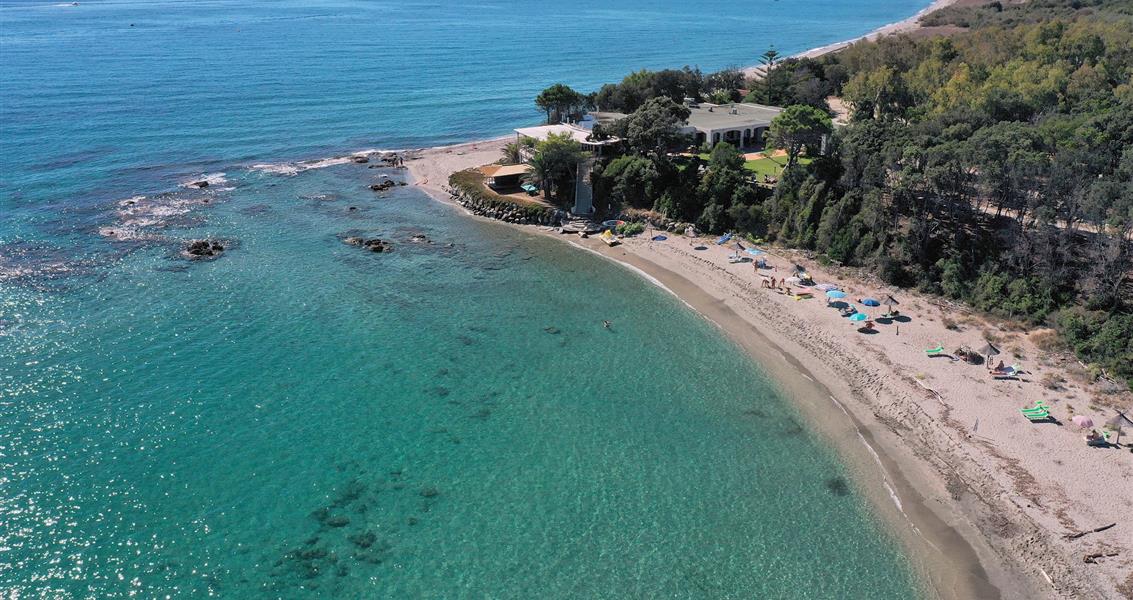 4-Sterne-FKK-Ferienvermietung in Bravone: Camping, Mini-Villas, Villas, Chalets, Lodges, Mobilheime - Domaine de Bagheera Corsica
