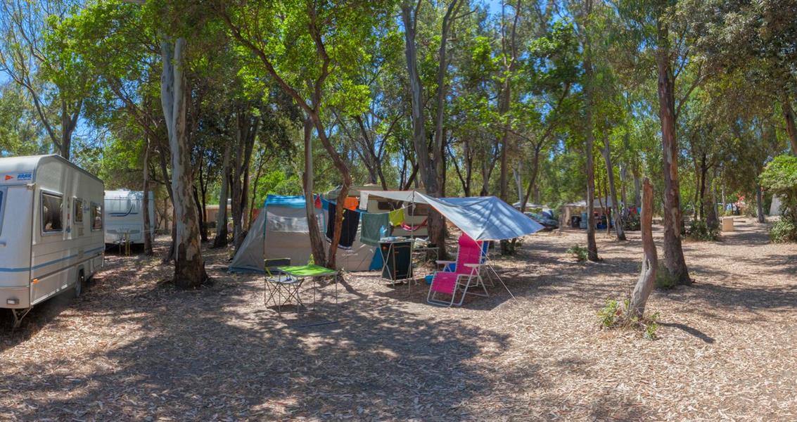 Stellplätze FKK-Campingplatz am Meer 4 Sterne Korsika, Linguizzetta - Domaine de Bagheera