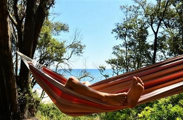 Stellplätze FKK-Campingplatz am Meer 4 Sterne Korsika, Linguizzetta - Domaine de Bagheera