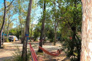 Stellplätze FKK-Campingplatz am Meer 4 Sterne Korsika, Linguizzetta - Domaine de Bagheera